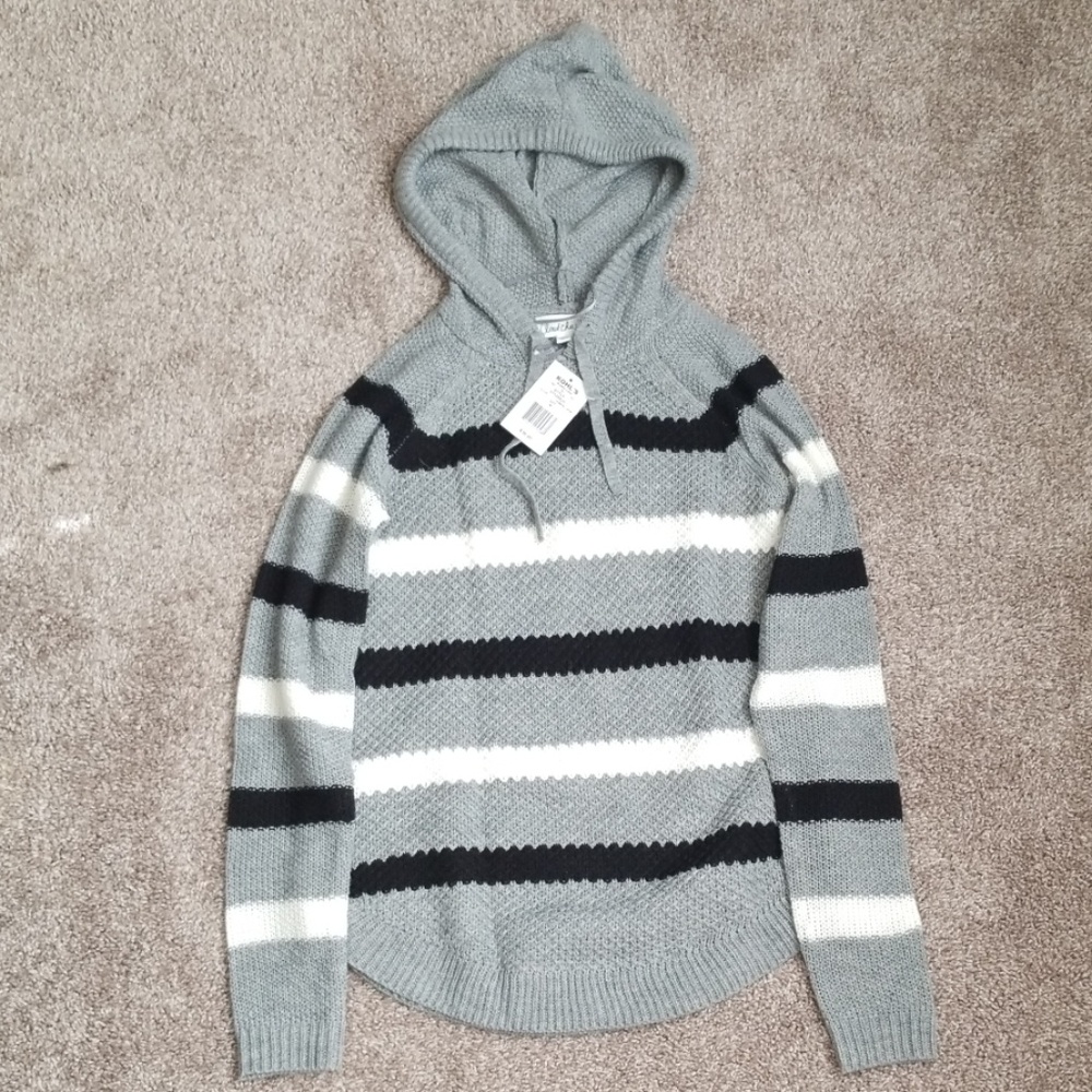 NWT Striped hooded sweatshirt